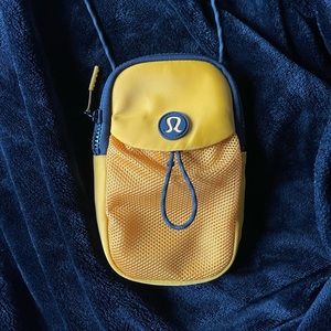 Brand new lululemon women’s cross body